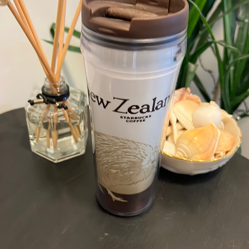 Starbucks Global Icon Series Insulated Travel Tumbler / Mug 12oz  New Zealand